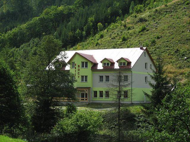 Hotel Bocy Oscadnica Bagian luar foto