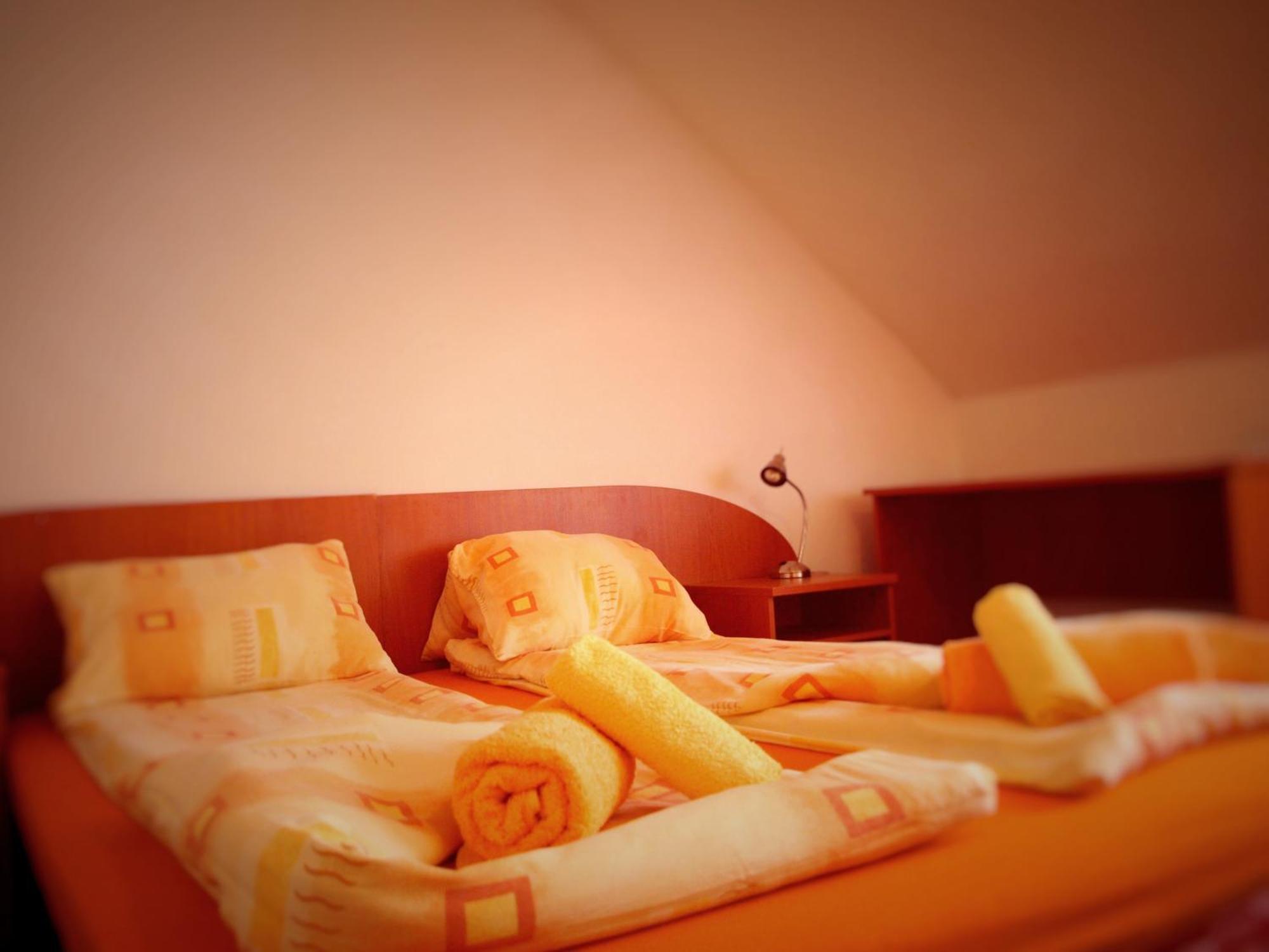 Hotel Bocy Oscadnica Bagian luar foto